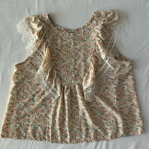 WEEK & Floral Lace Trim Women's Top - Picture 2 of 8